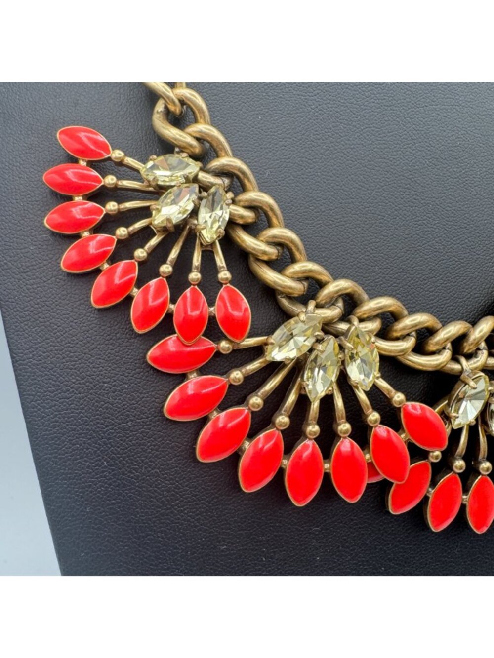 Stella & Dot Coral Cay Bib Statement Necklace Heavy Bold Coral & Crystal Fan - Picture 3 of 9